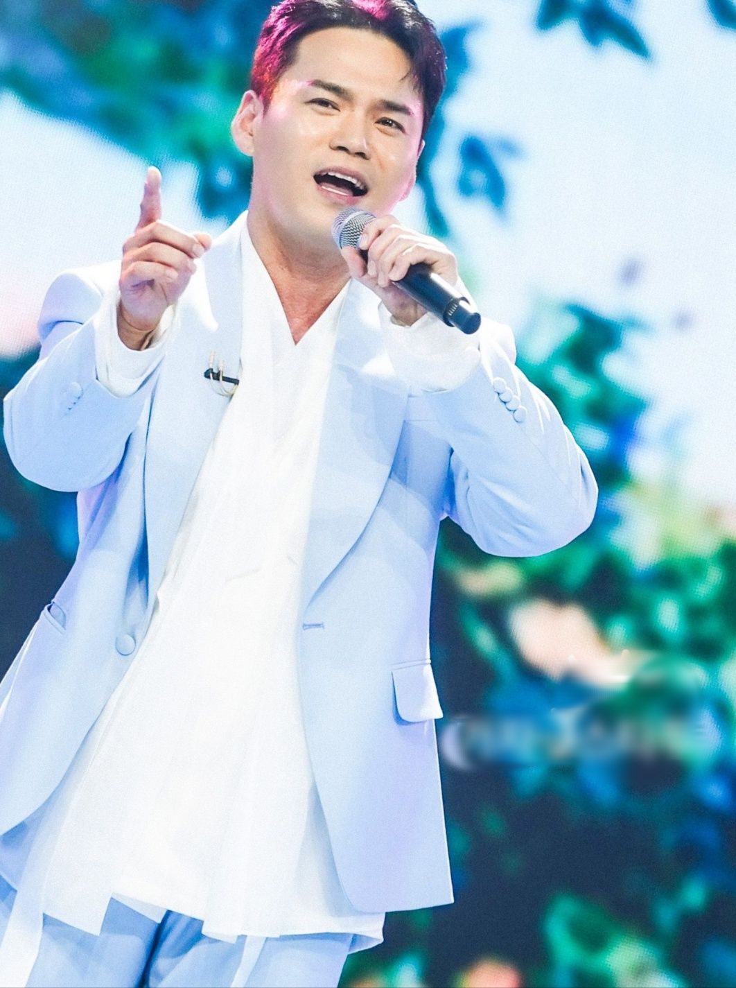 Behind-the-scenes cut of Cheonrokdam