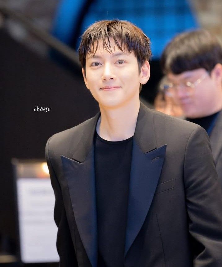 粉丝拍下的池昌旭瞬间