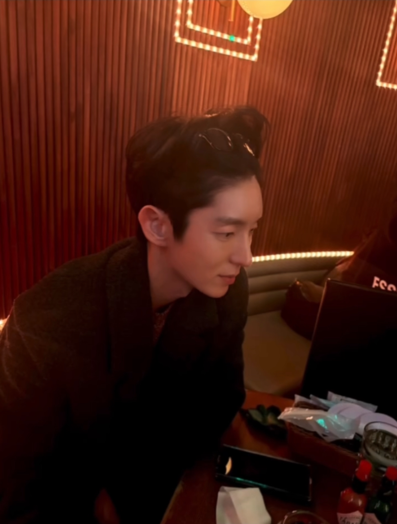 A moment captured by a fan of Lee Joongi