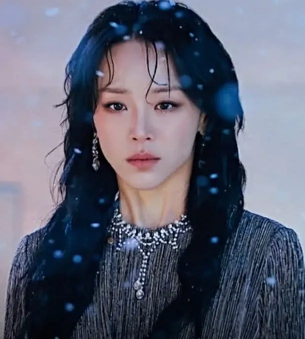 Latest photo of Shin Haesun