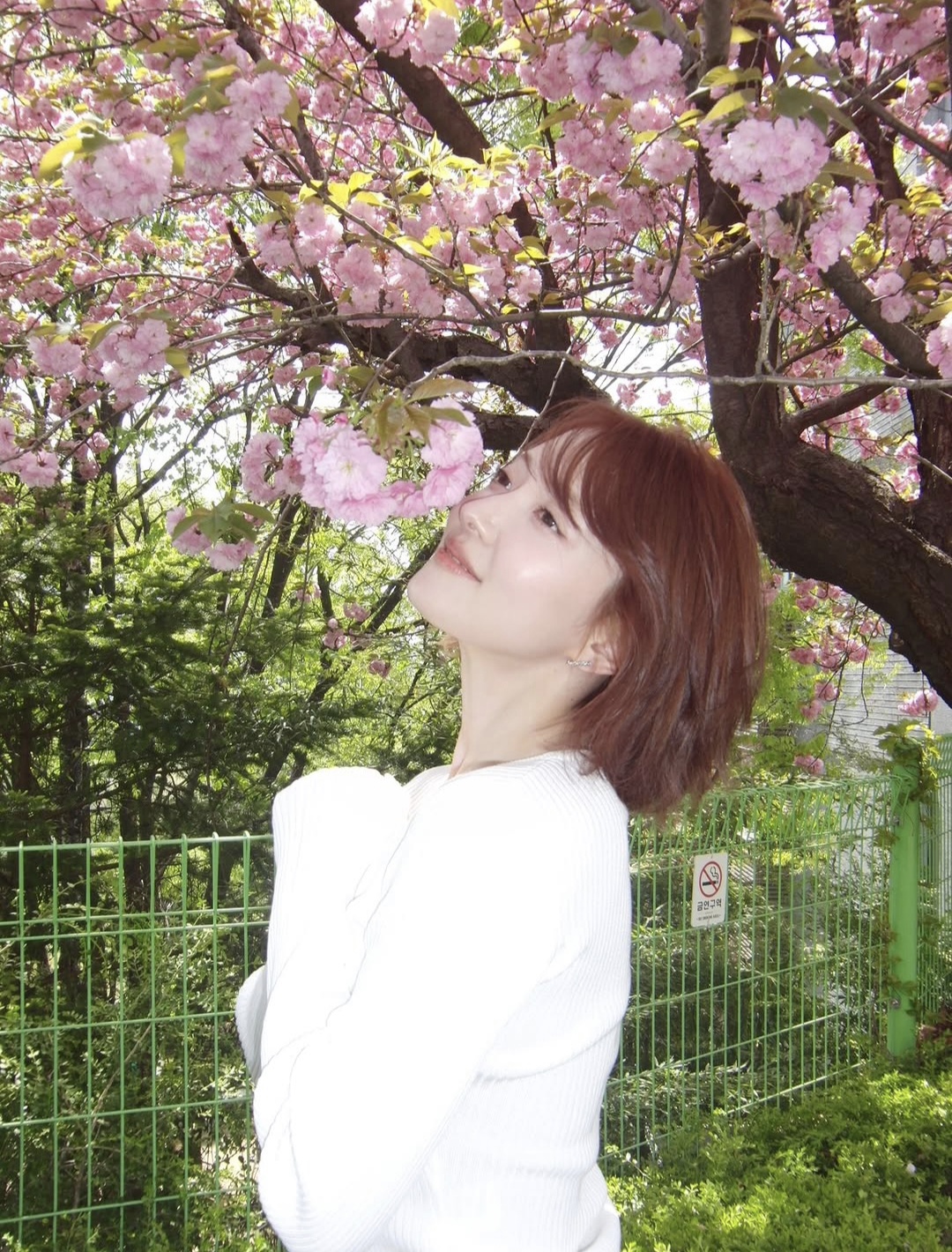 Behind-the-scenes cut of Lee Seyoung