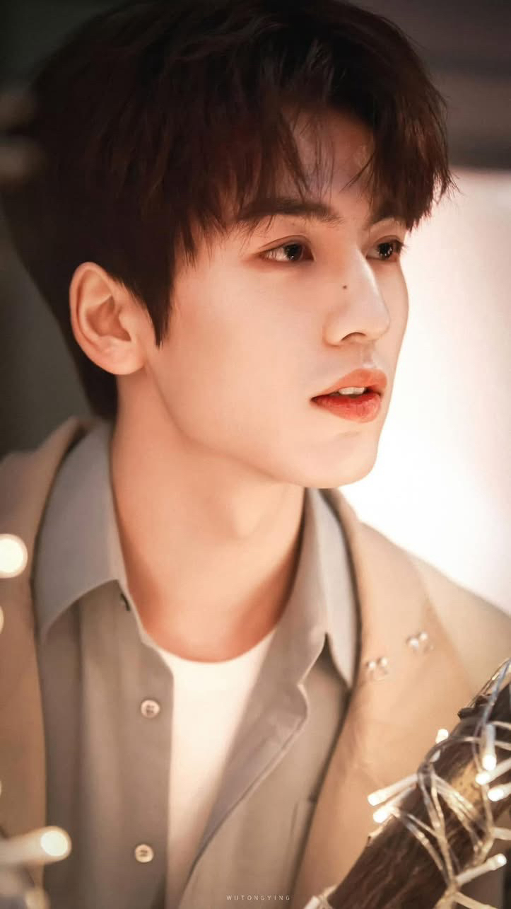 Behind-the-scenes cut of Zhang Linghe