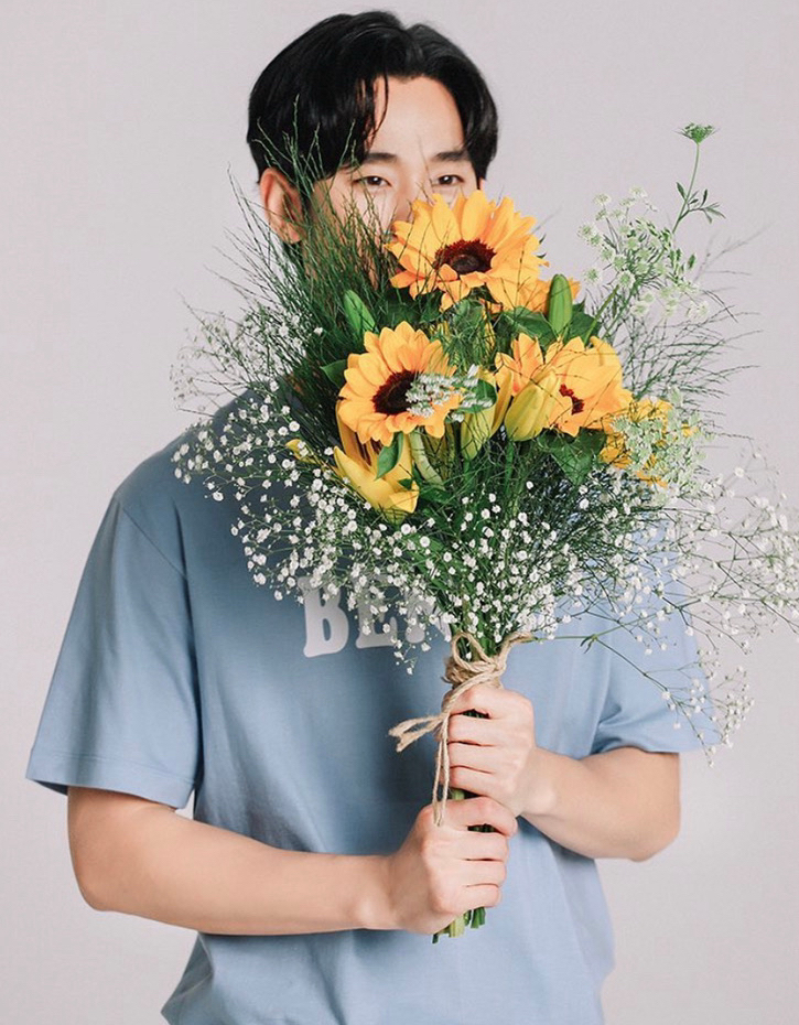 粉絲拍下的金秀賢瞬間