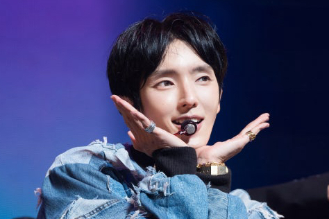 Behind-the-scenes cut of Lee Joongi