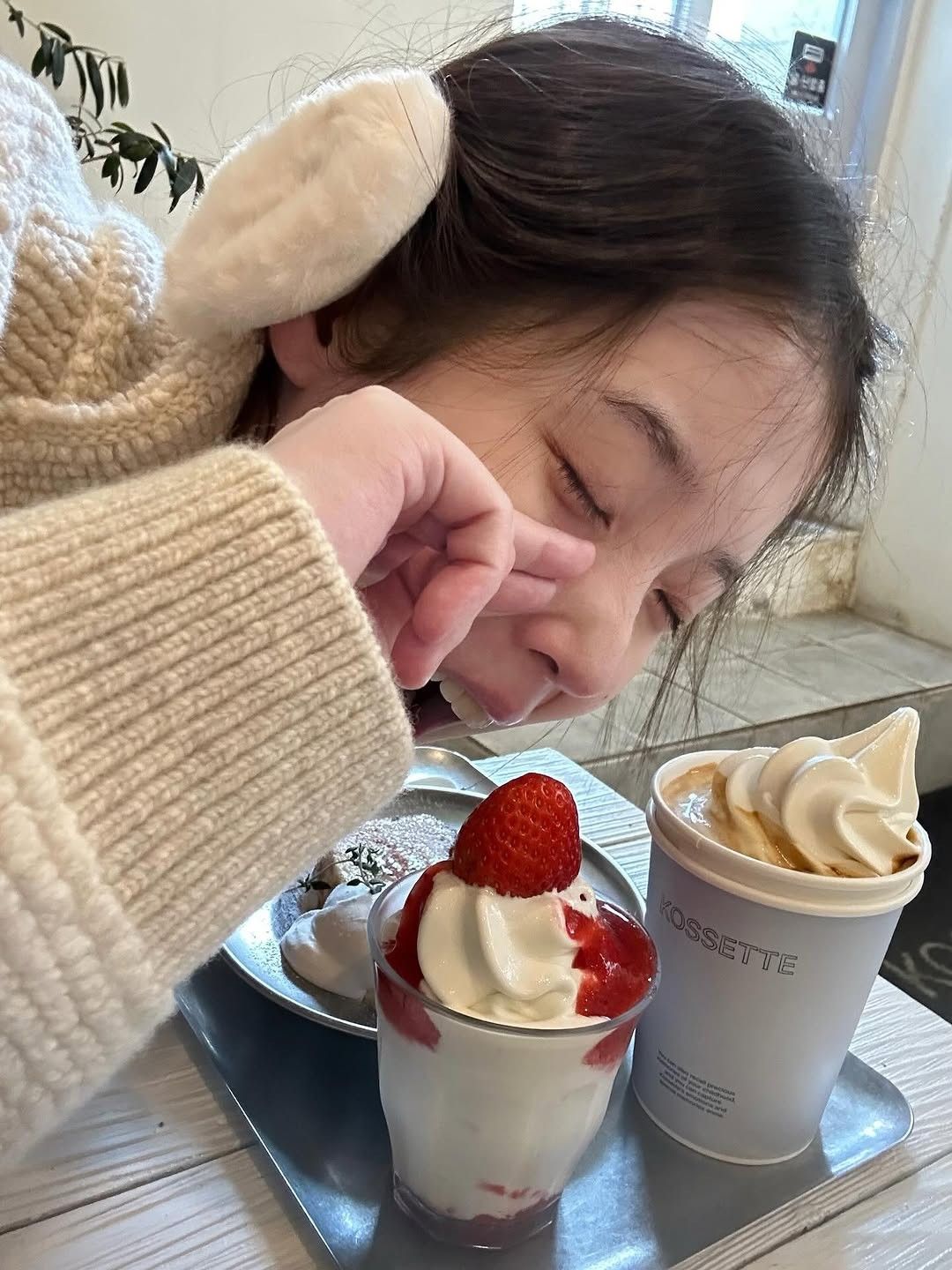 Behind-the-scenes cut of IU