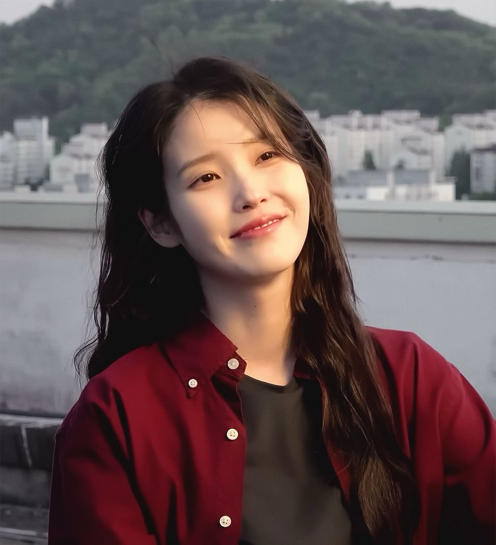 아이유 최근 활동샷