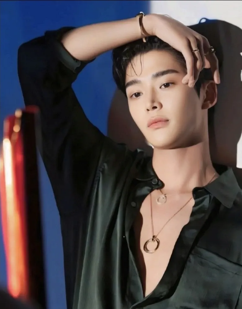 Momen yang diabadikan oleh penggemar Rowoon