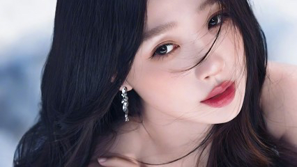 A moment captured by a fan of Esther Yu