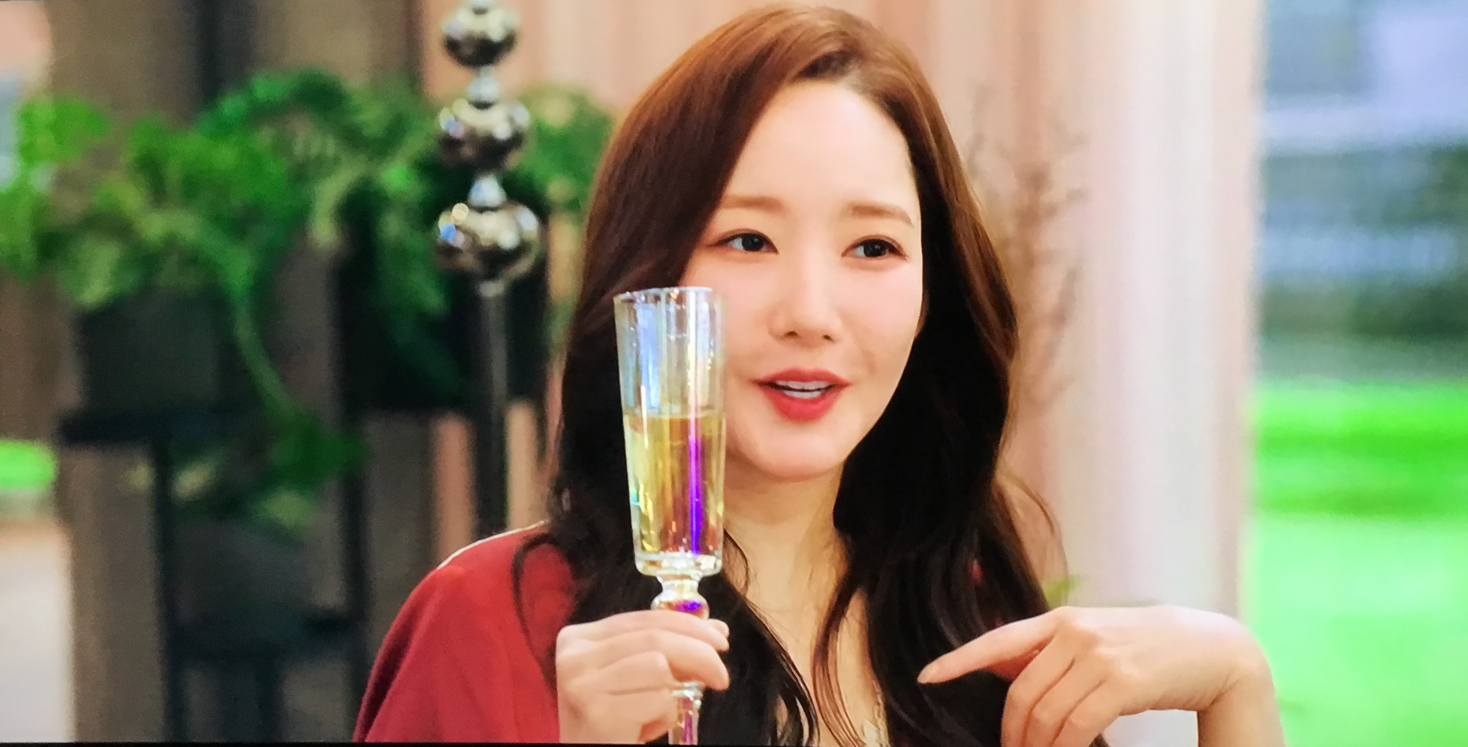 Behind-the-scenes cut of Park Minyoung
