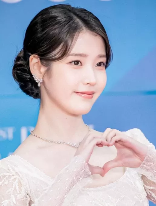 Foto kegiatan terbaru dari IU