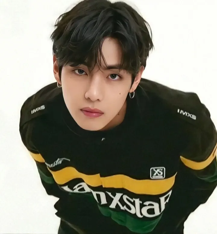 Latest photo of Kim Taehyung (V)