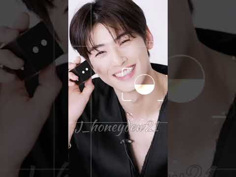 Recent activity shot of Cha Eunwoo