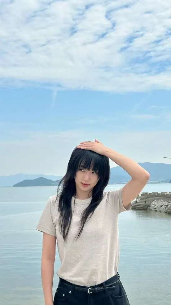 A moment captured by a fan of Jin Ki-Joo