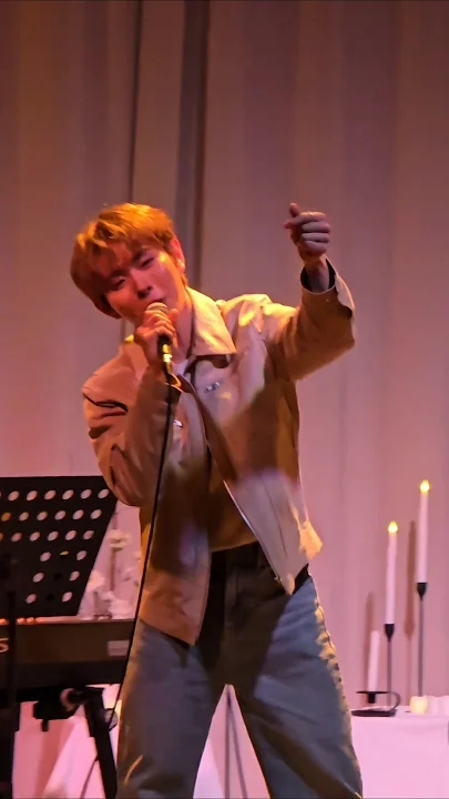 Today's popular wallpaper in Lee Byeongchan community