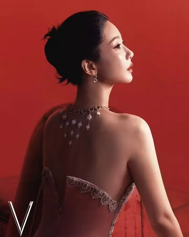 Behind-the-scenes cut of Yang Zi
