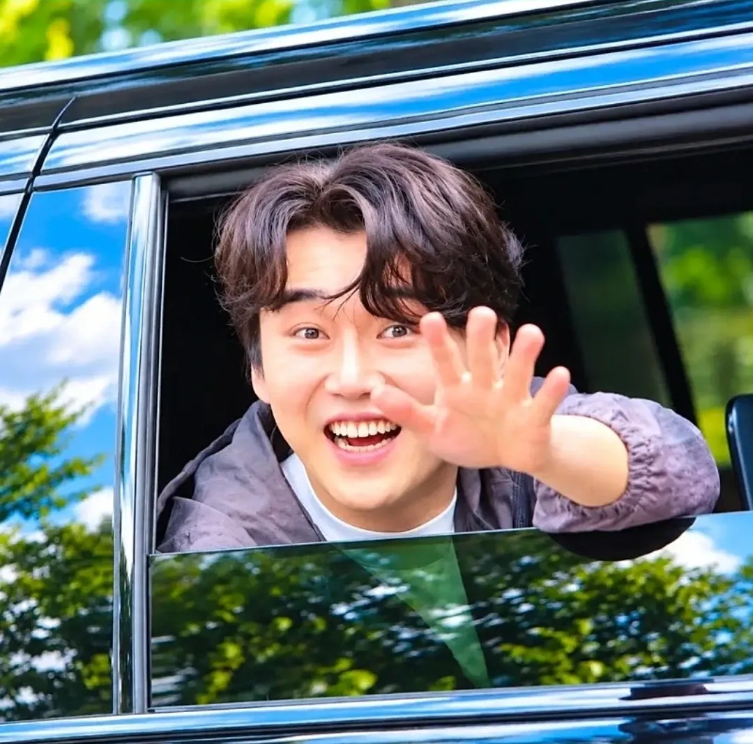 Latest photo of Hwang Youngwoong