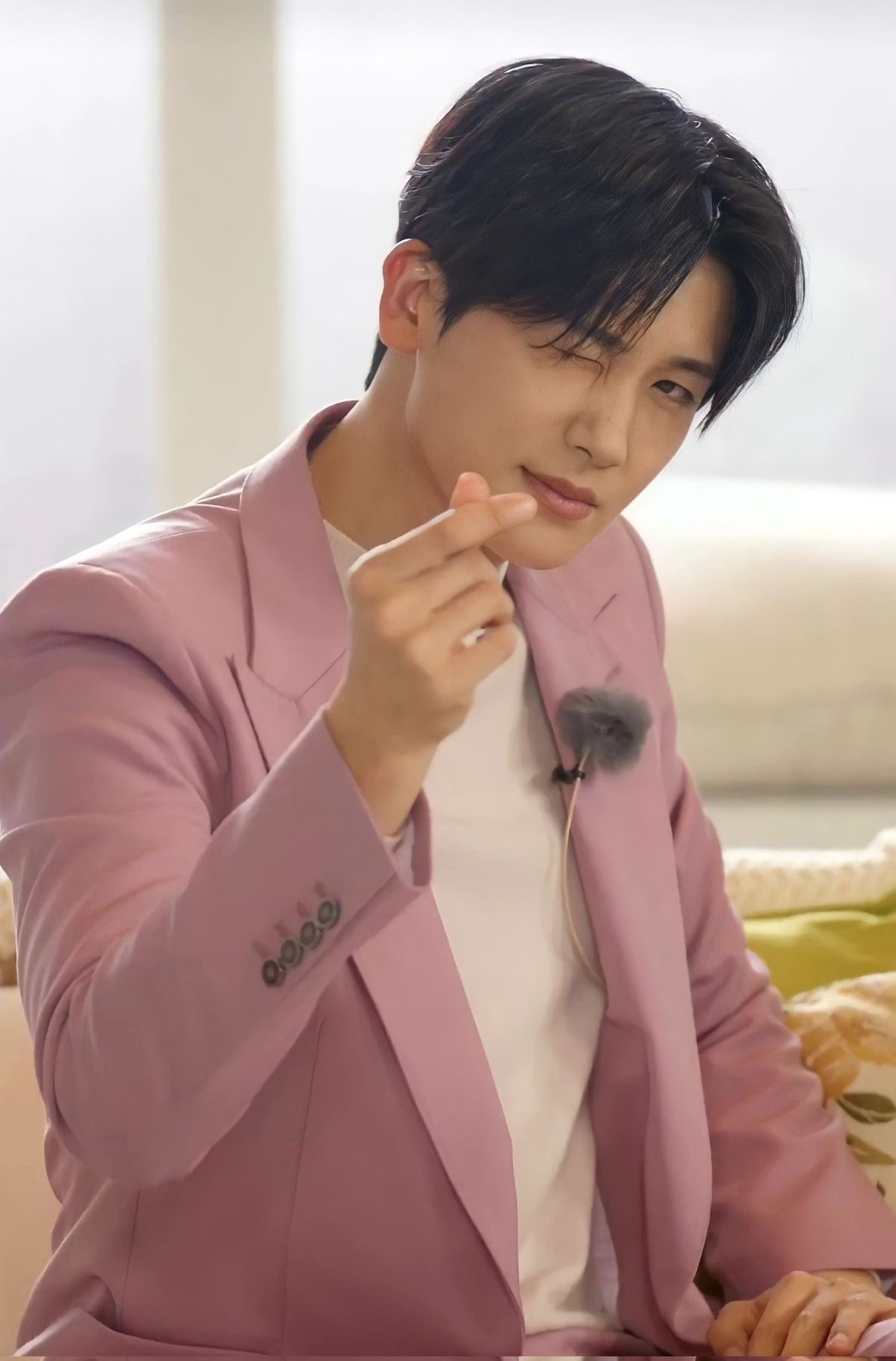 A moment captured by a fan of Park Hyungsik