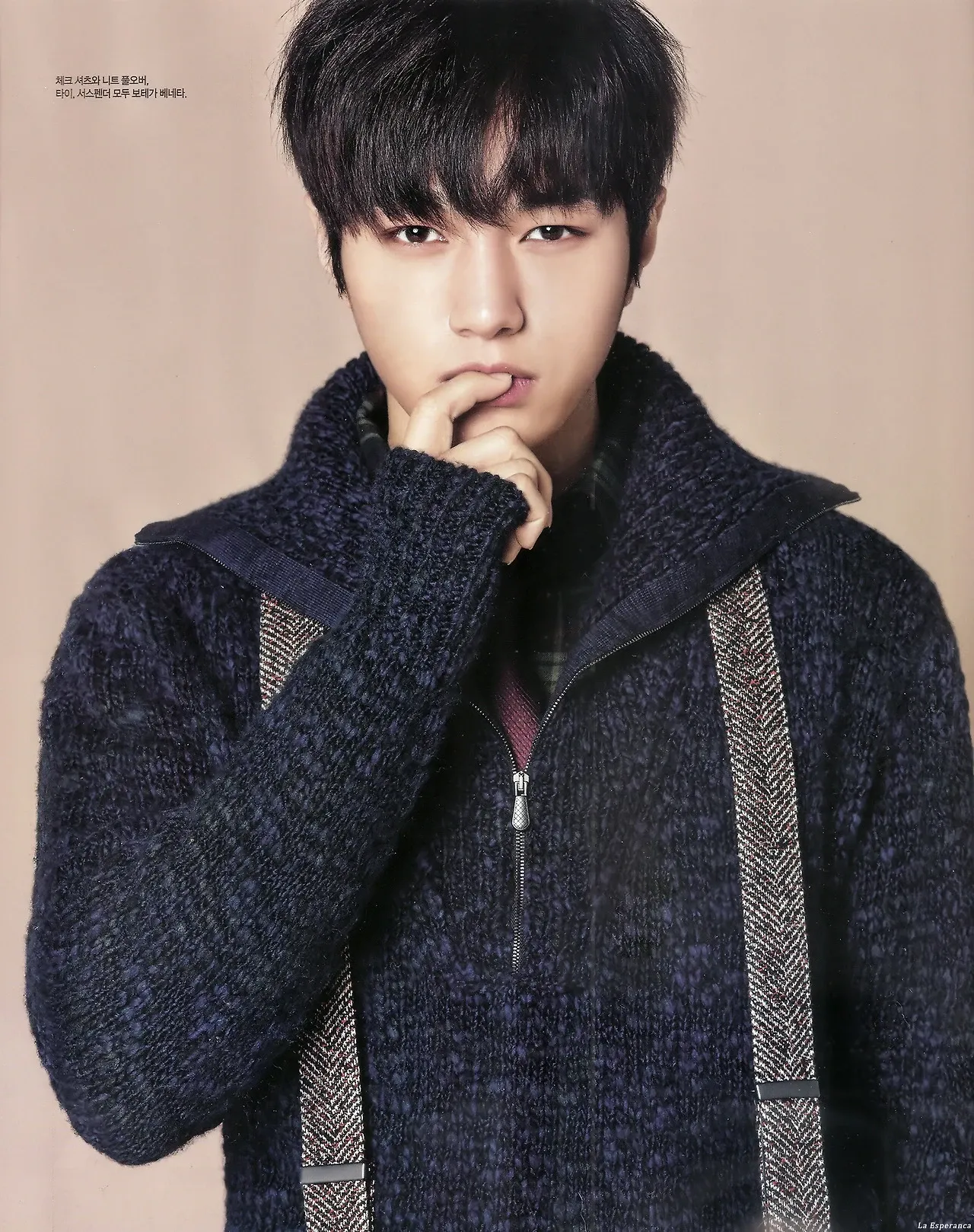 Behind-the-scenes cut of Kim Myungsoo (L)