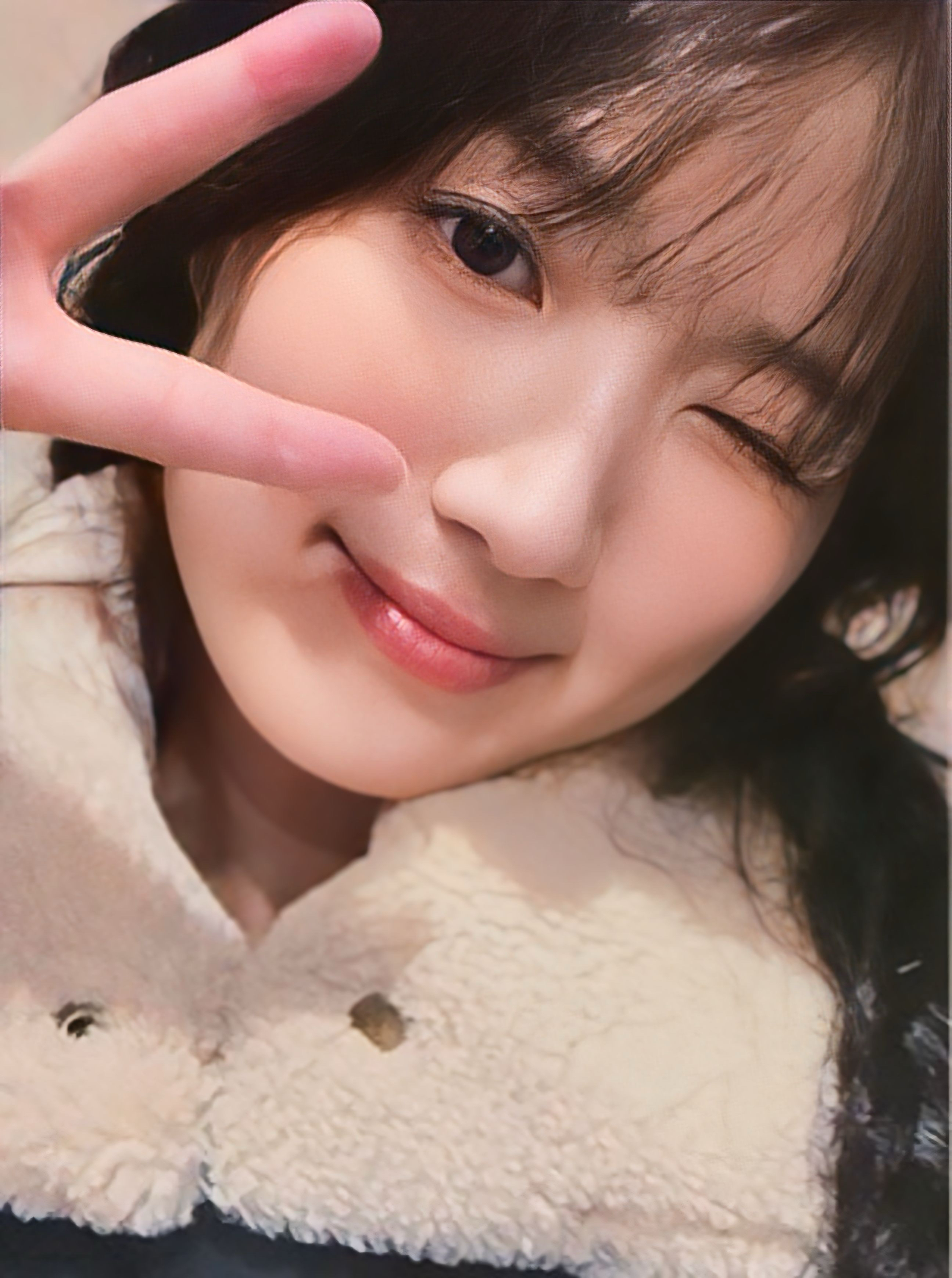 Behind-the-scenes cut of Kim Hyeyoon