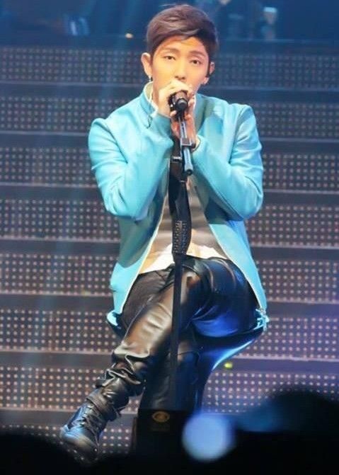 A moment captured by a fan of Lee Joongi