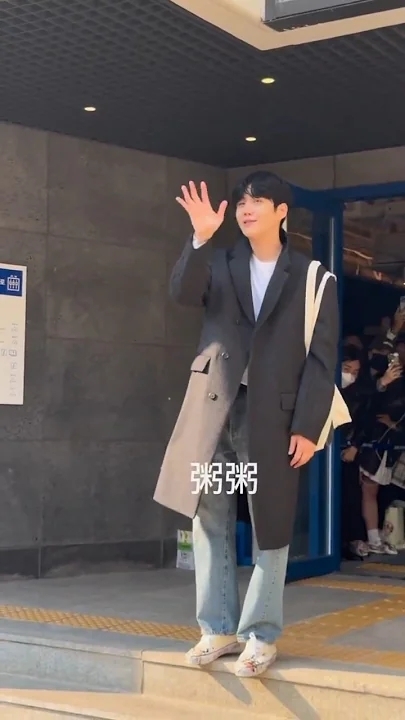 Behind-the-scenes cut of Kim Seonho