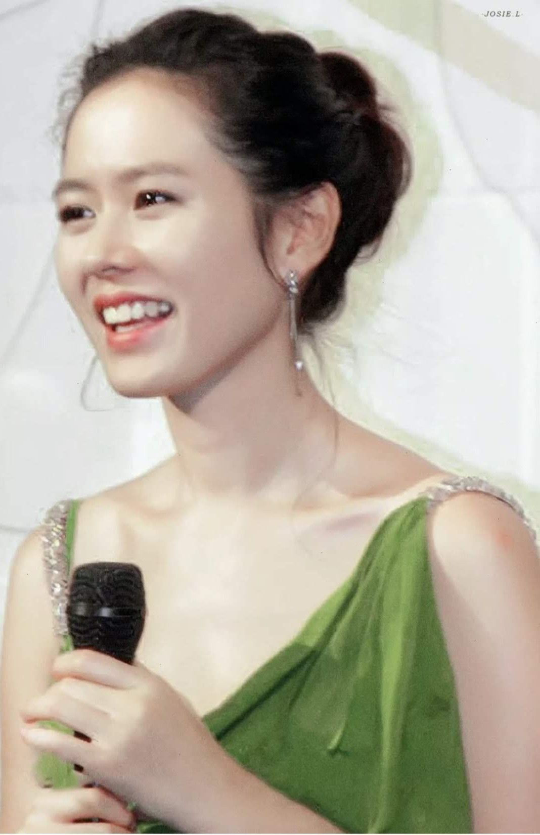 粉丝拍下的孙艺珍瞬间