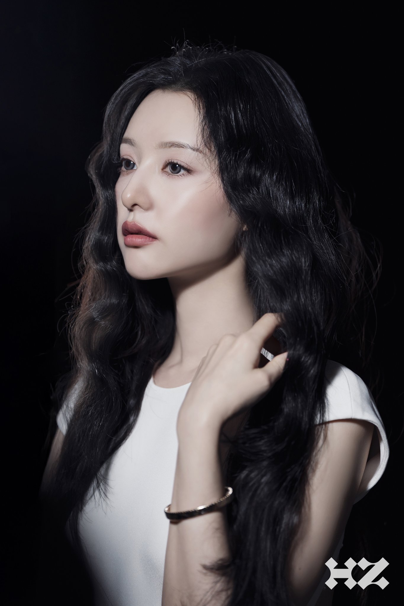 Behind-the-scenes cut of Kim Jiwon