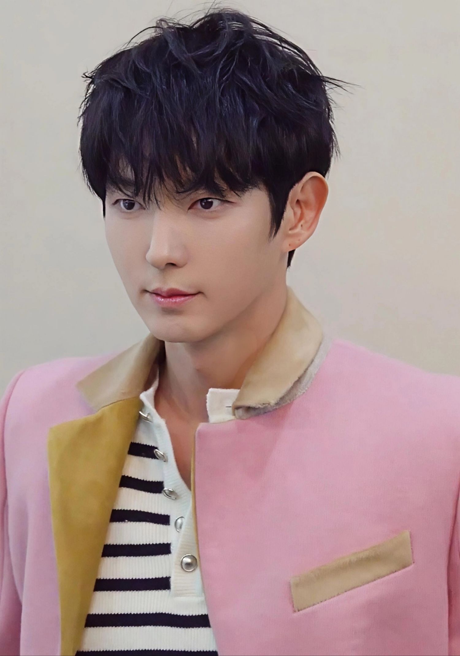 Behind-the-scenes cut of Lee Joongi
