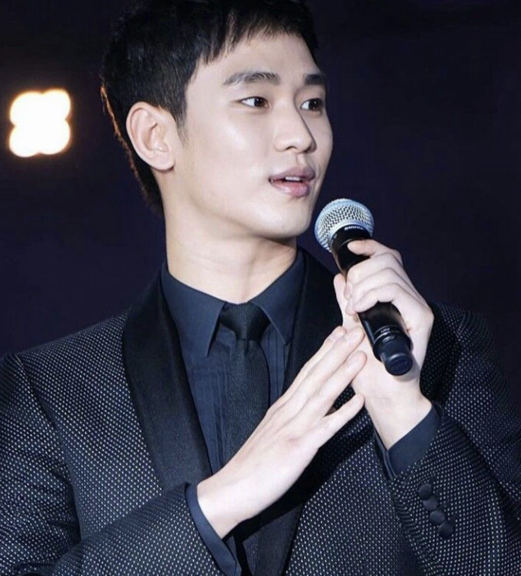 A moment captured by a fan of Kim Soohyun