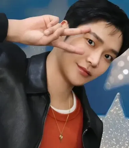 Foto kegiatan terbaru dari Rowoon