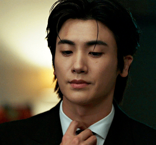 Behind-the-scenes cut of Park Hyungsik