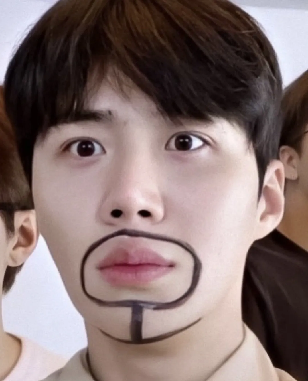 キム・ソンホの最近の活動ショット