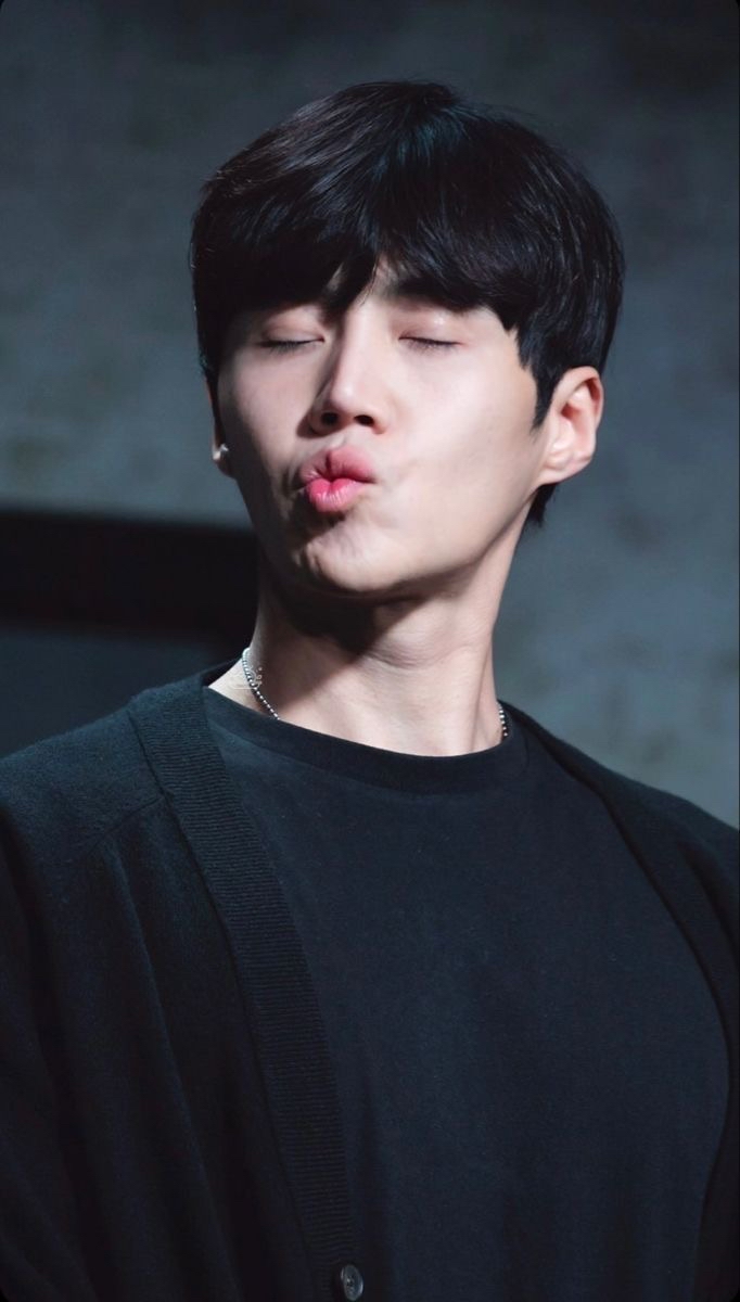 粉絲拍下的金宣虎瞬間