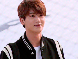 A moment captured by a fan of Park Hyungsik