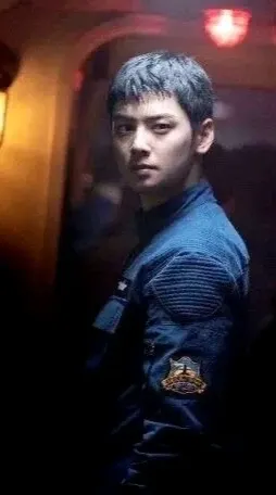 粉丝拍下的车银优瞬间