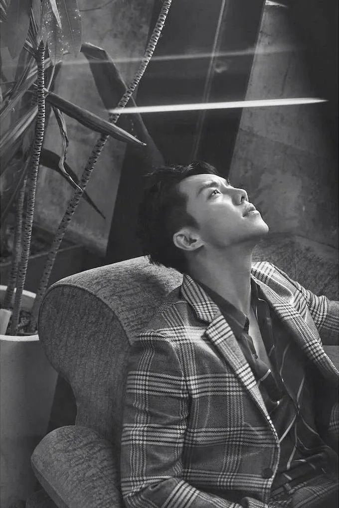 A moment captured by a fan of Lee Seunggi