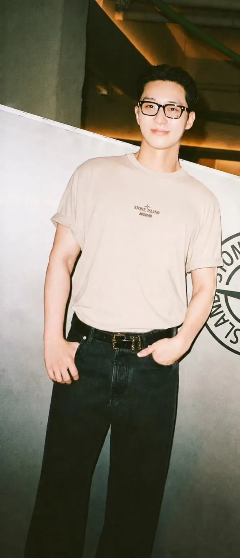 Behind-the-scenes cut of Park Seojoon