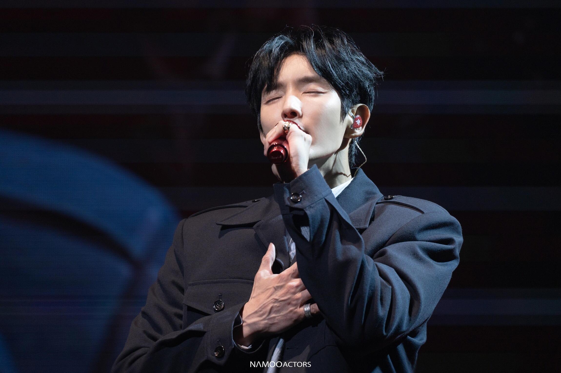 A moment captured by a fan of Lee Joongi