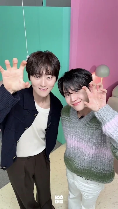 Emotional wallpaper shared by fans for Hwang Minhyun