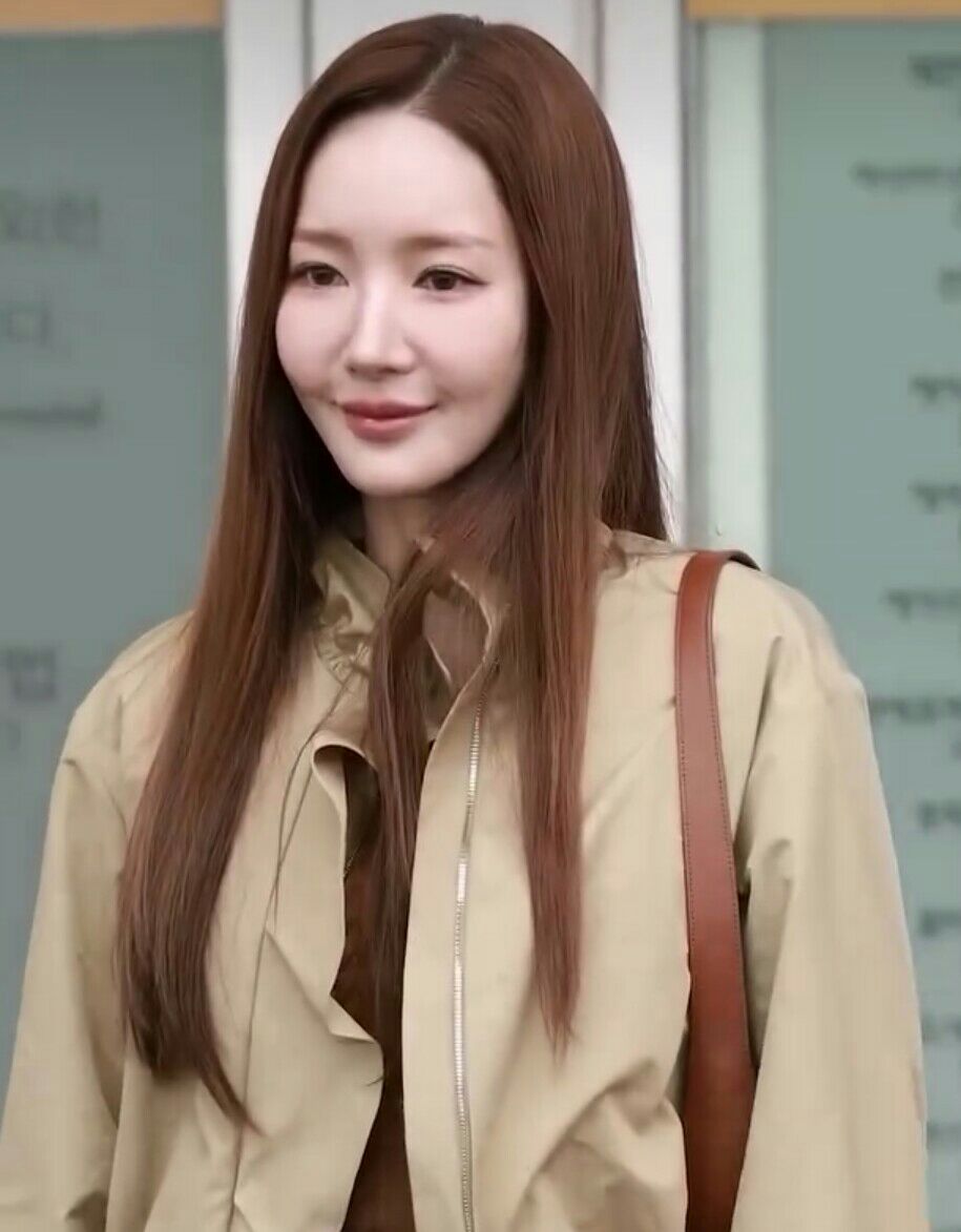 Latest photo of Park Minyoung