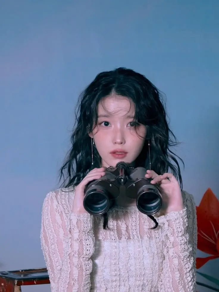 Foto kegiatan terbaru dari IU