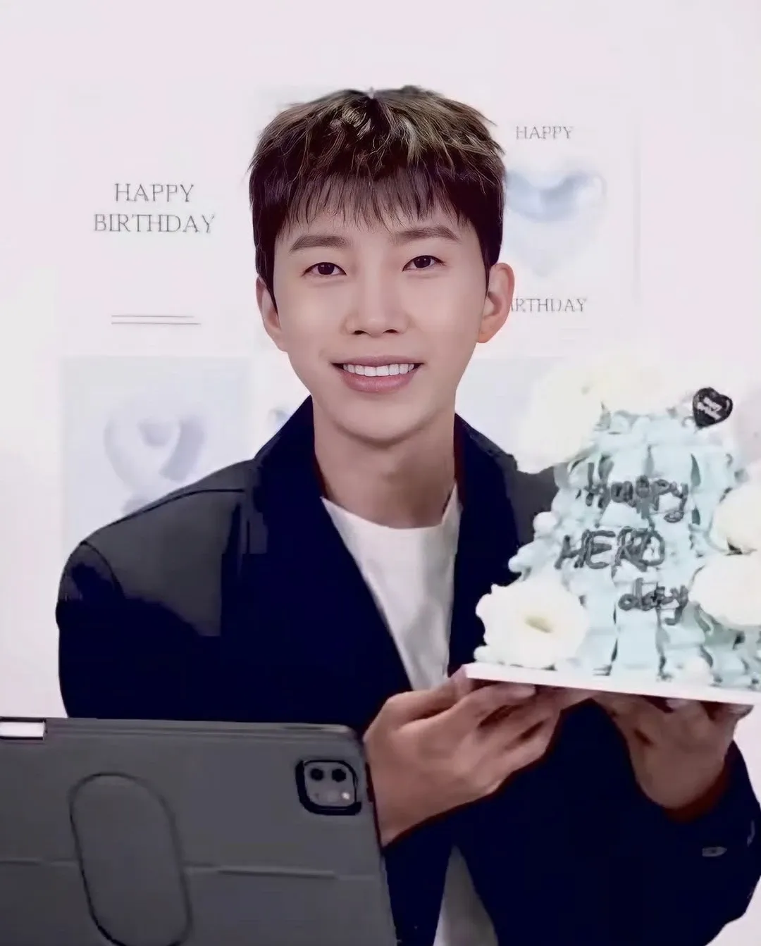 Cuplikan di balik layar dari Lim Youngwoong