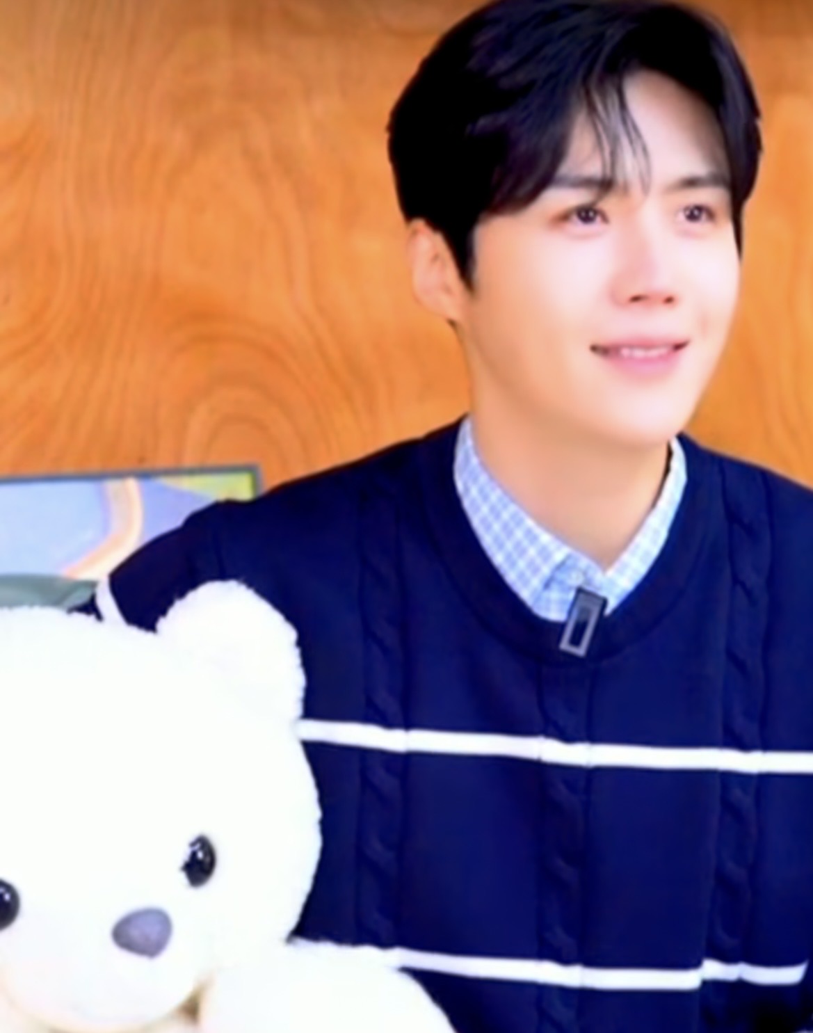 粉丝拍下的金宣虎瞬间