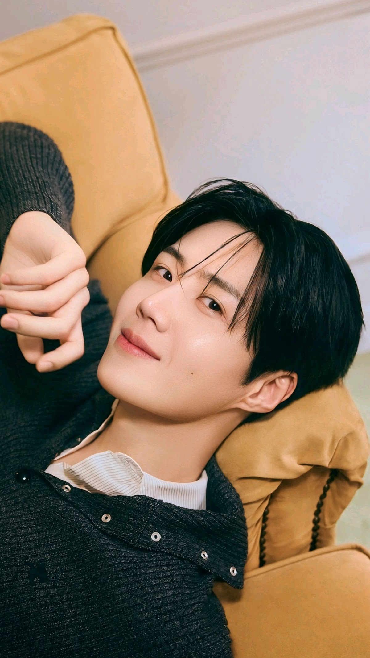 Emotional wallpaper shared by fans for Kim Seonho