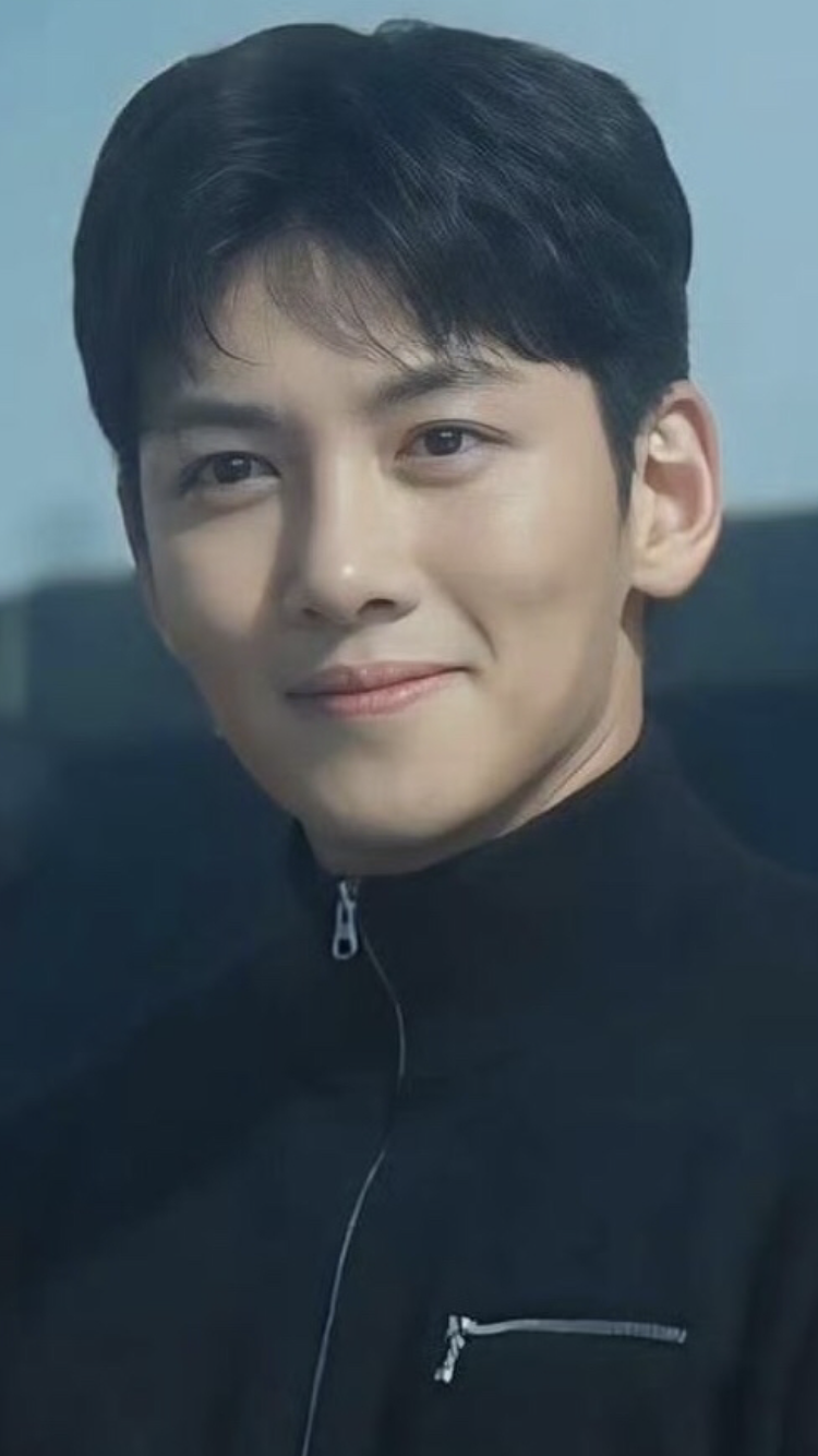 チ・チャンウクの最近の活動ショット