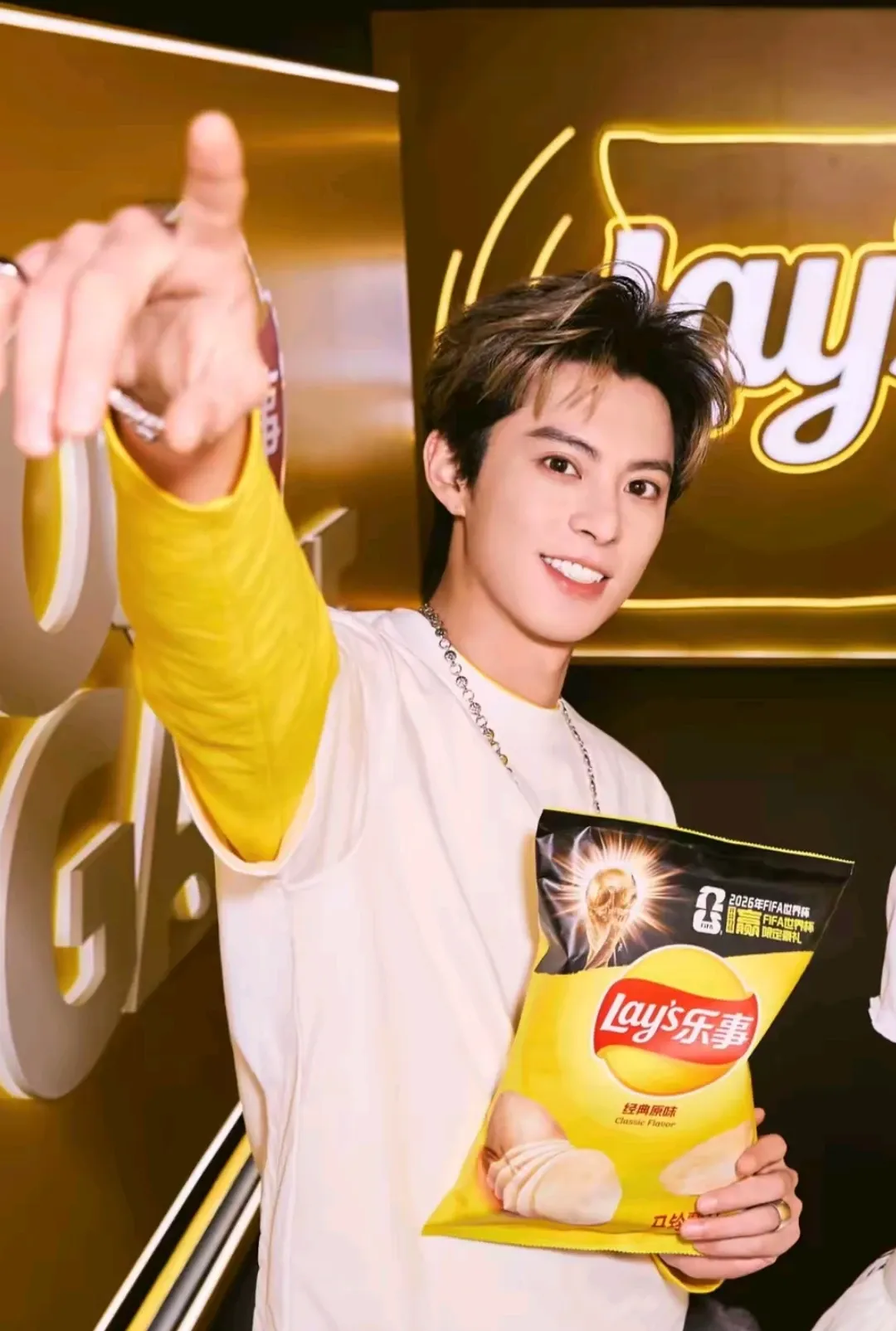 Behind-the-scenes cut of Dylan Wang