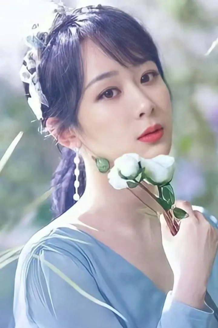 Behind-the-scenes cut of Yang Zi