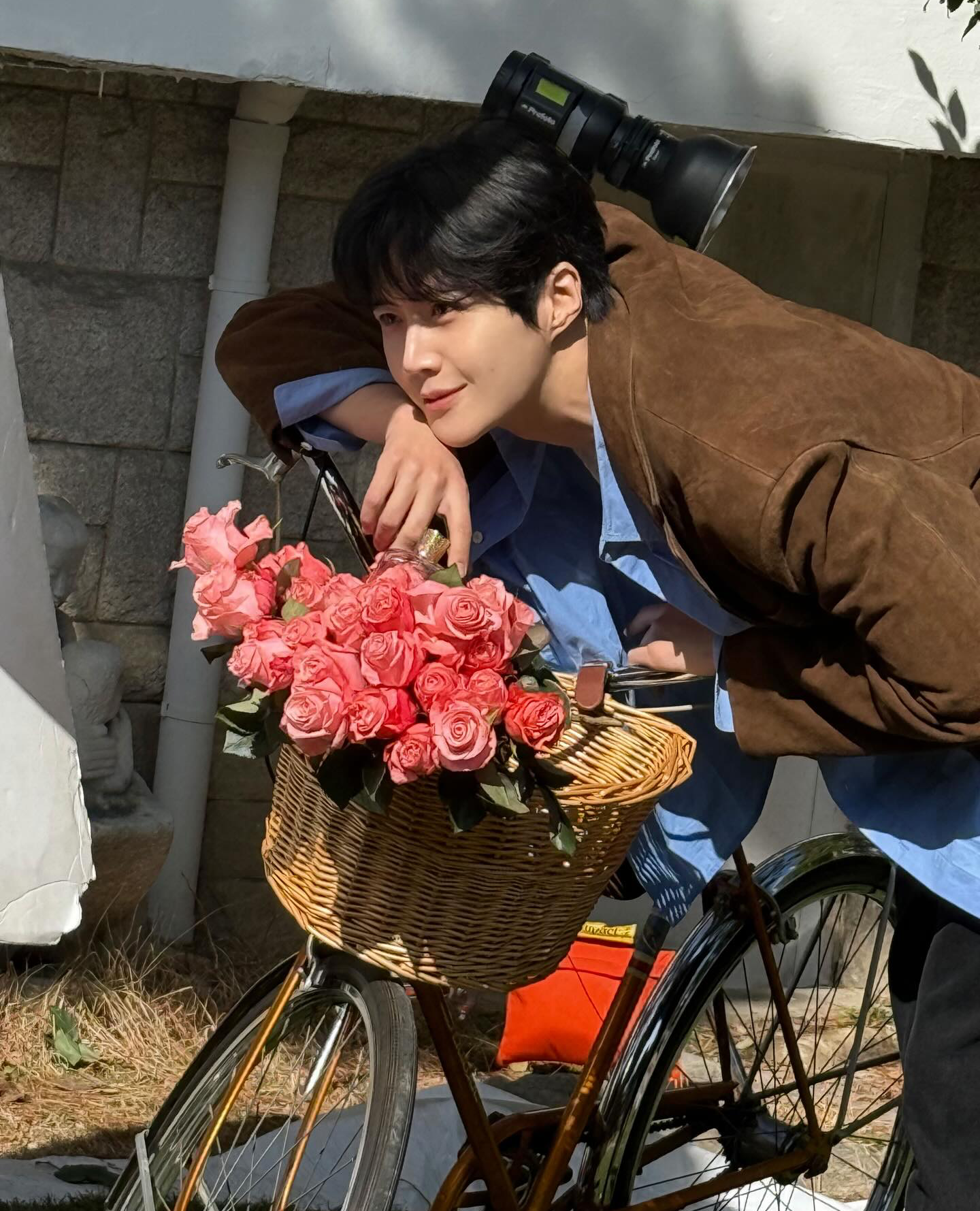 Behind-the-scenes cut of Kim Seonho