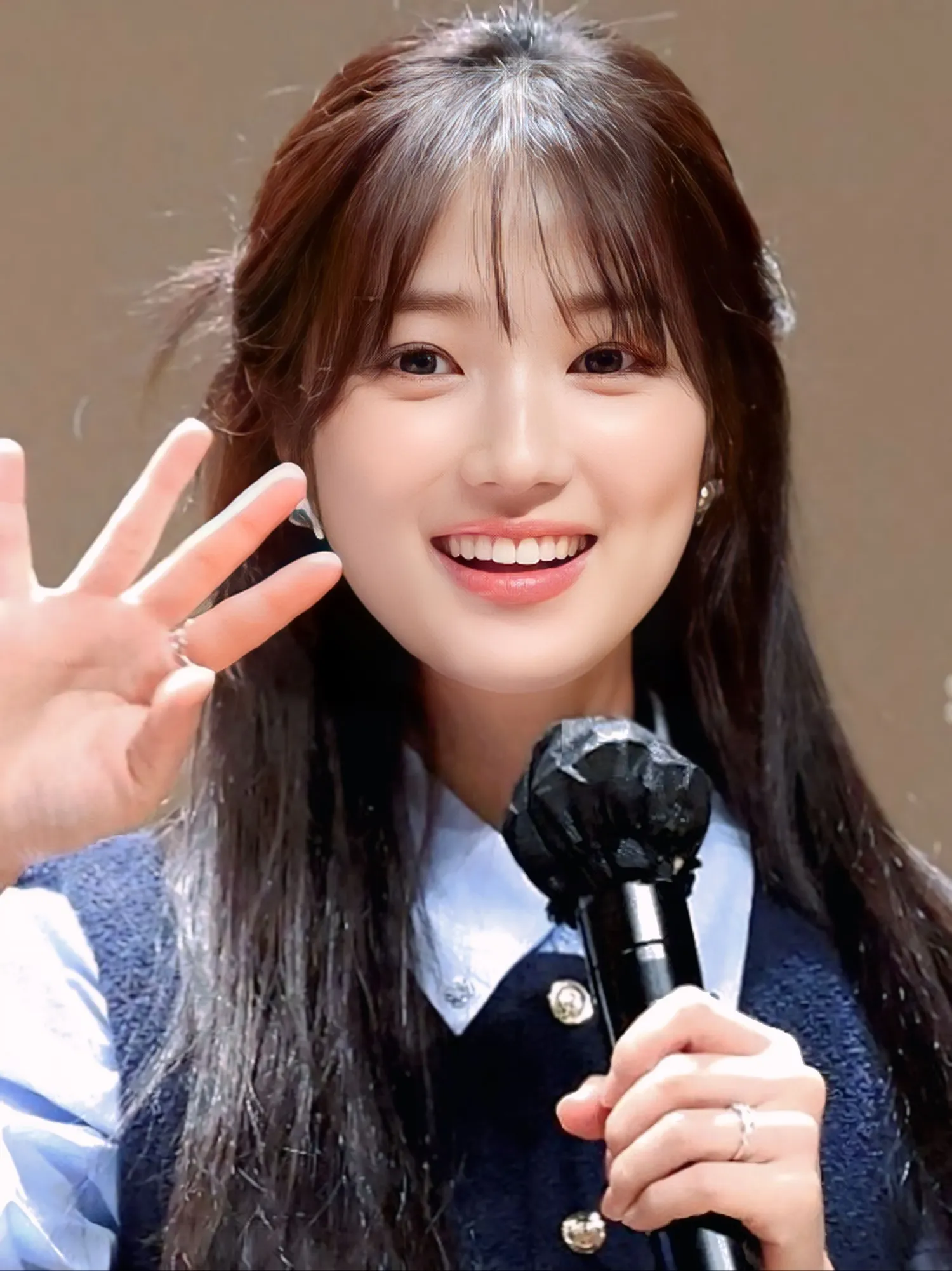 Behind-the-scenes cut of Kim Hyeyoon