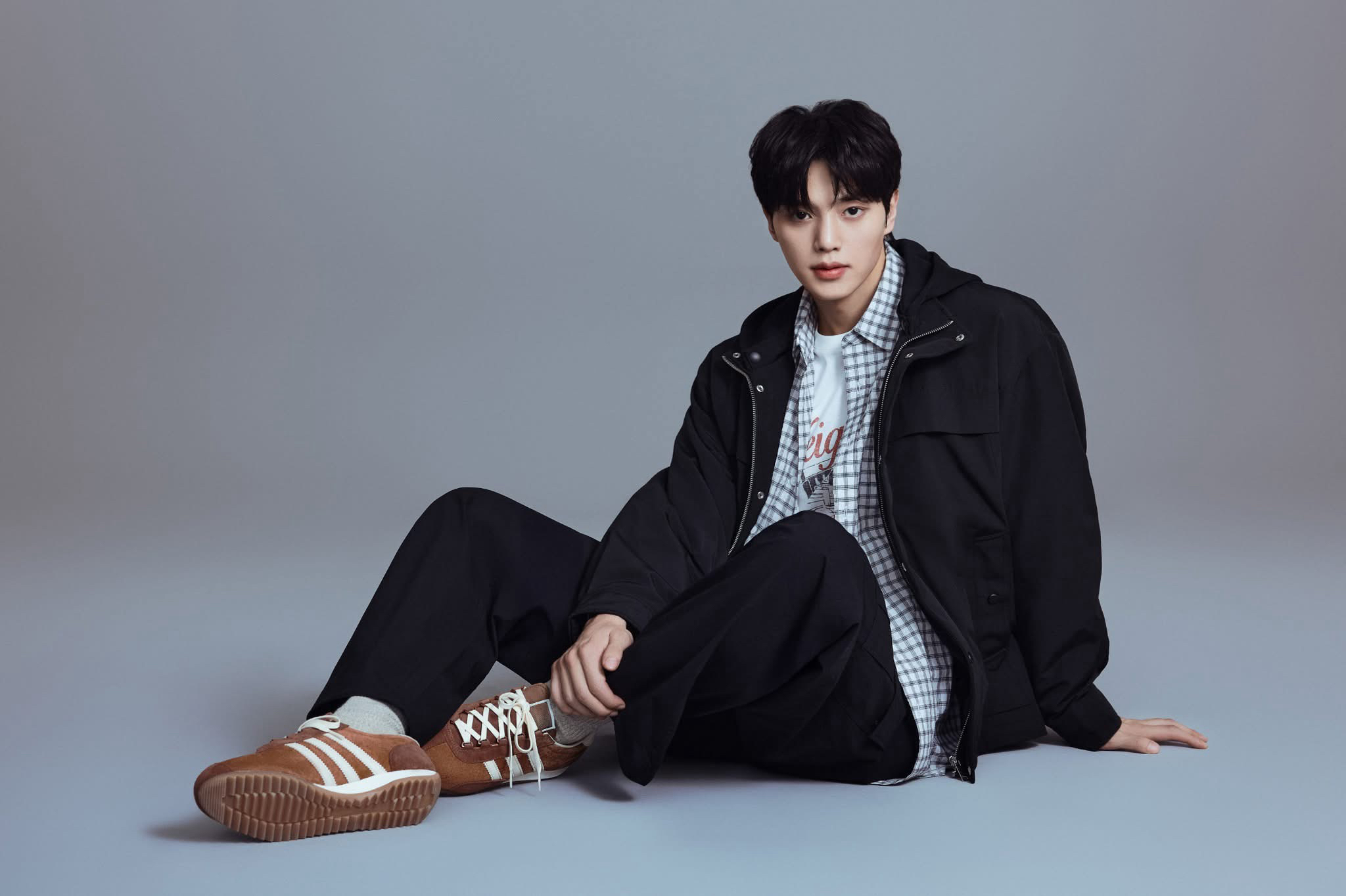 Behind-the-scenes cut of Song Kang